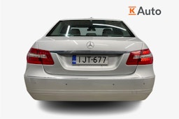 harmaa Mercedes-Benz E 2011 kuva 3.