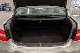 harmaa Mercedes-Benz E 2011 kuva 15.
