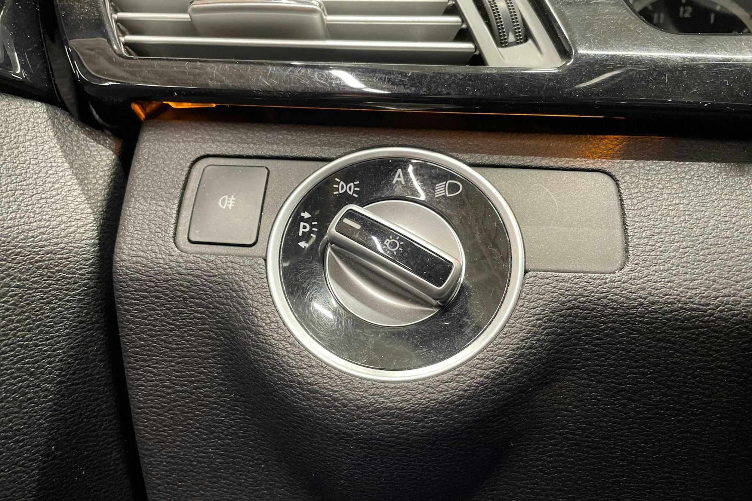 harmaa Mercedes-Benz E 2011 kuva 21.