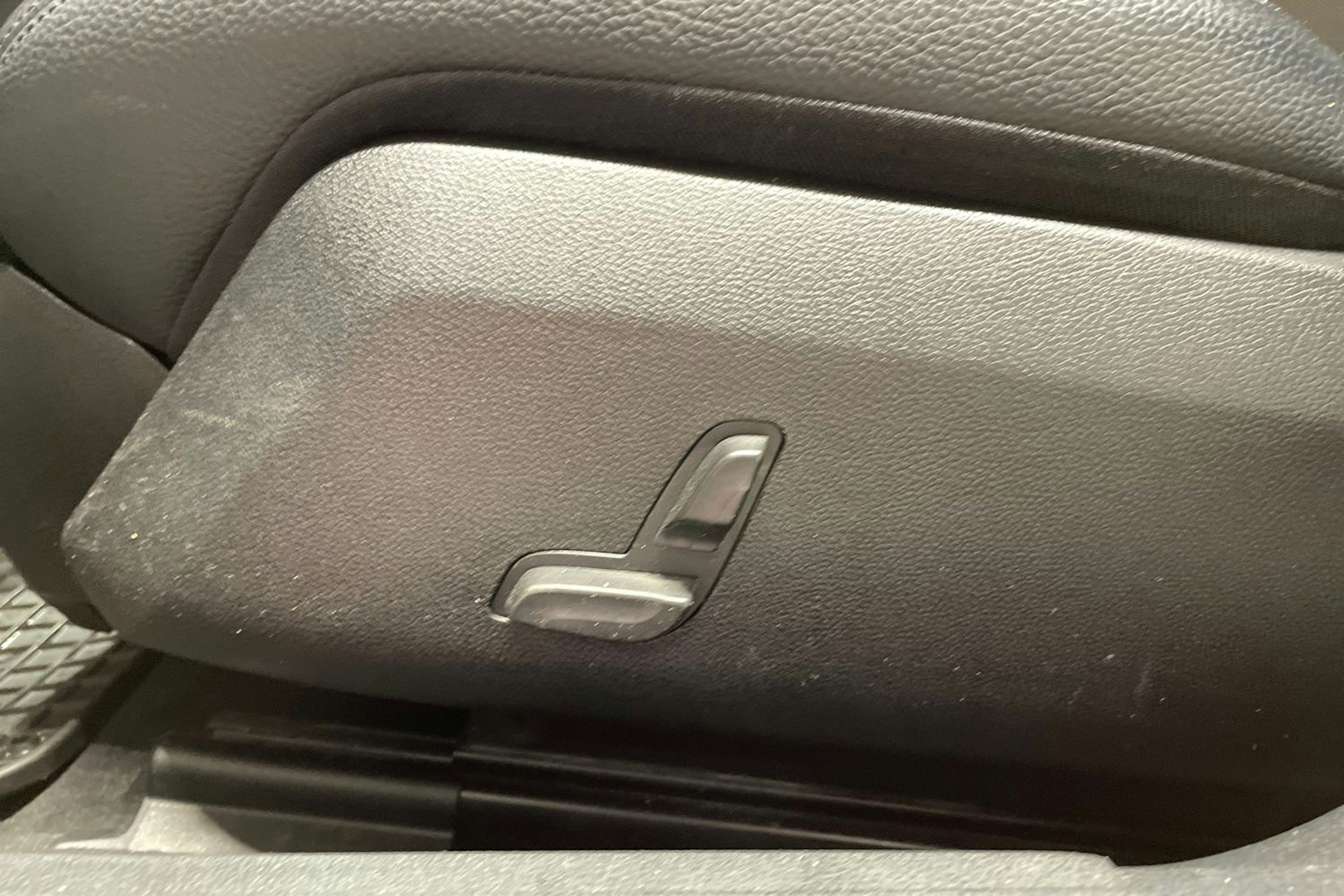 harmaa Mercedes-Benz E 2011 kuva 26.
