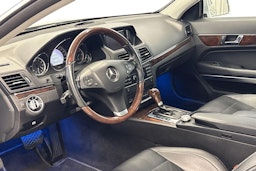 hopea Mercedes-Benz E 2011 kuva 7.