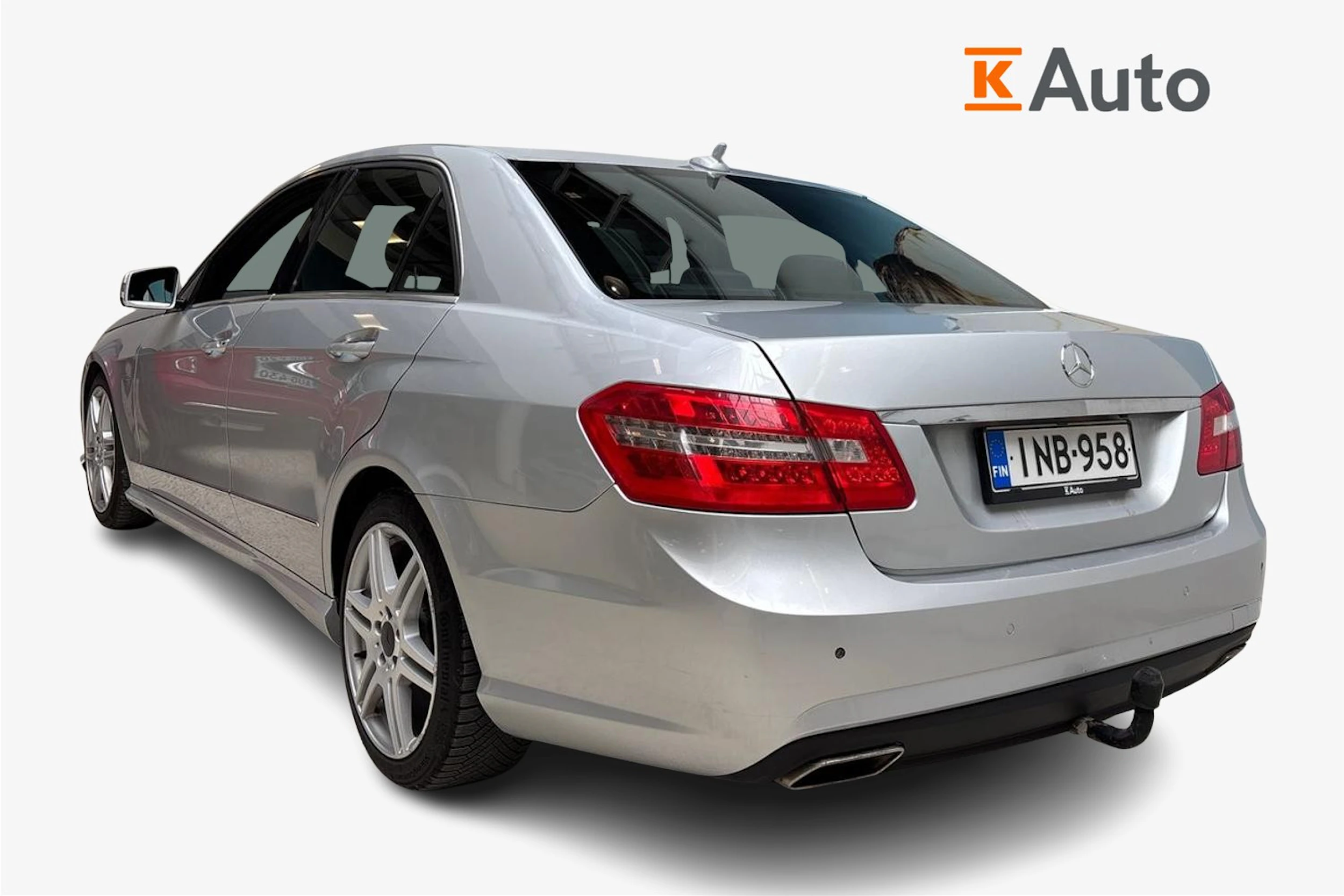 Hopea Mercedes-Benz E 2011 kuva 3.