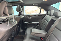 Hopea Mercedes-Benz E 2011 kuva 17.