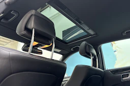 Hopea Mercedes-Benz E 2011 kuva 18.