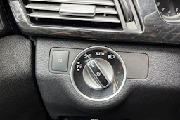 Hopea Mercedes-Benz E 2011 kuva 20.