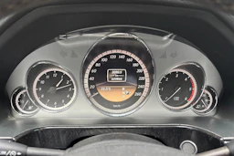 Hopea Mercedes-Benz E 2011 kuva 22.