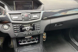 Hopea Mercedes-Benz E 2011 kuva 24.