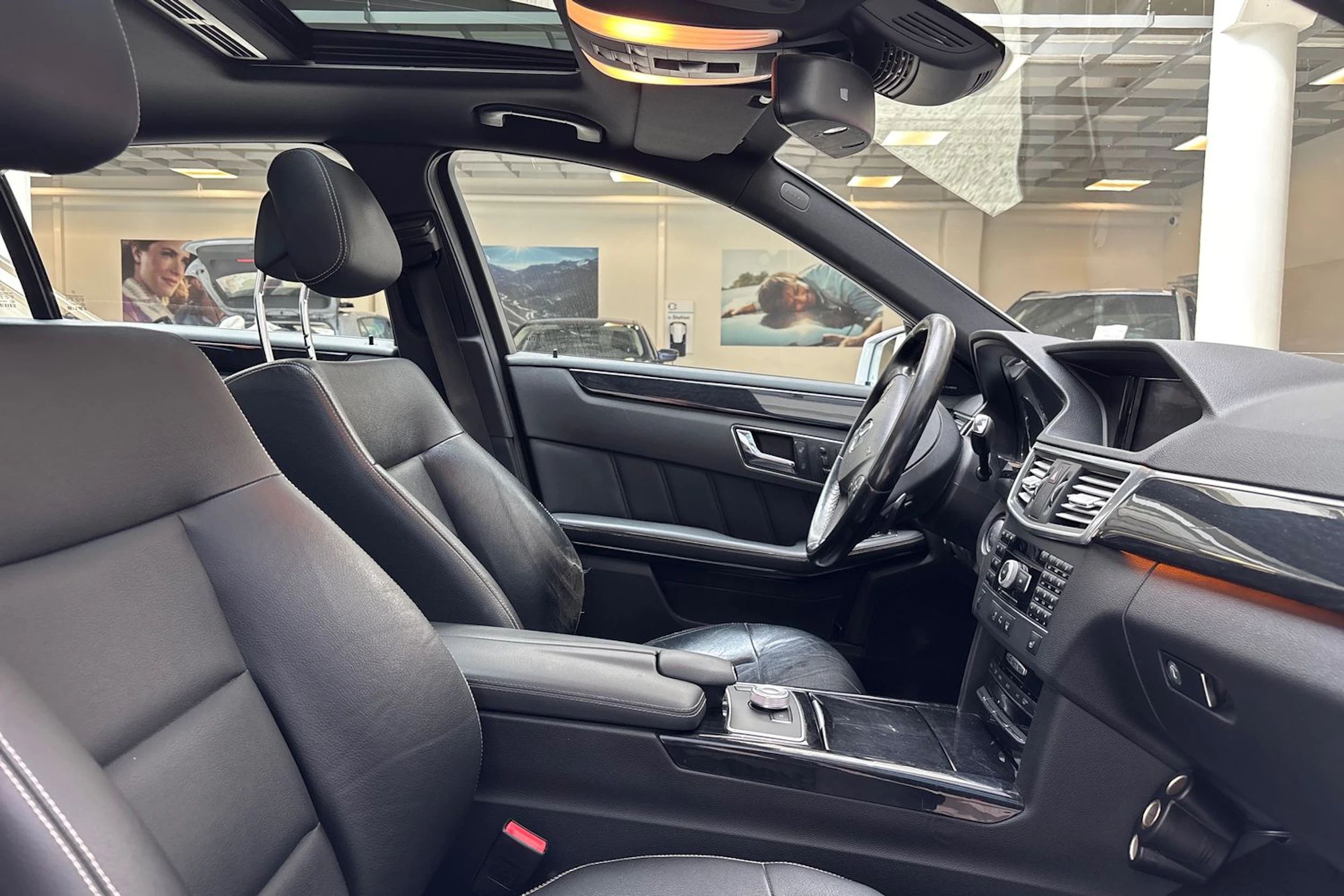 Hopea Mercedes-Benz E 2011 kuva 27.