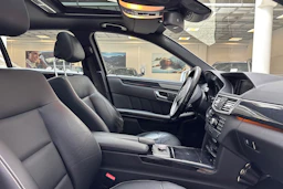 Hopea Mercedes-Benz E 2011 kuva 27.