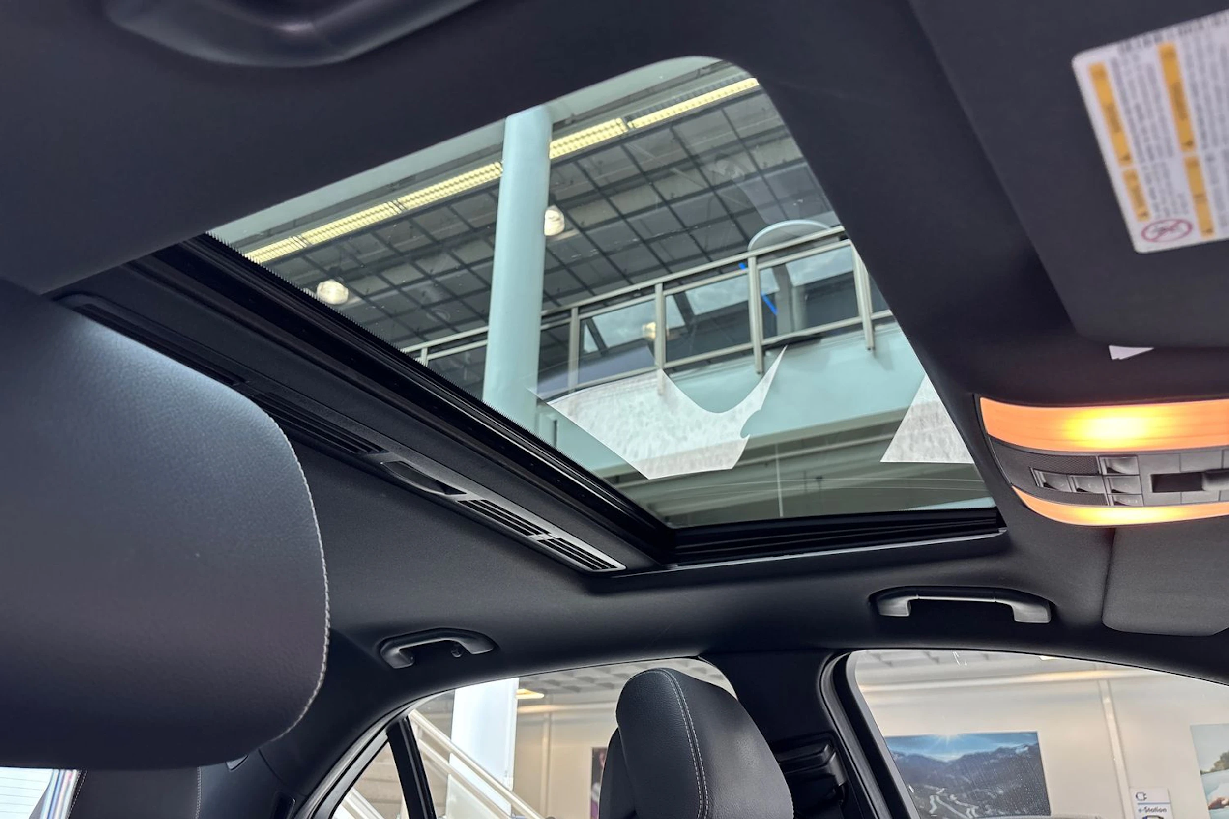 Hopea Mercedes-Benz E 2011 kuva 28.
