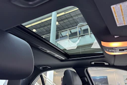 Hopea Mercedes-Benz E 2011 kuva 28.