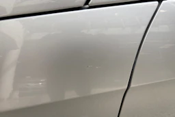 Hopea Mercedes-Benz E 2011 kuva 32.