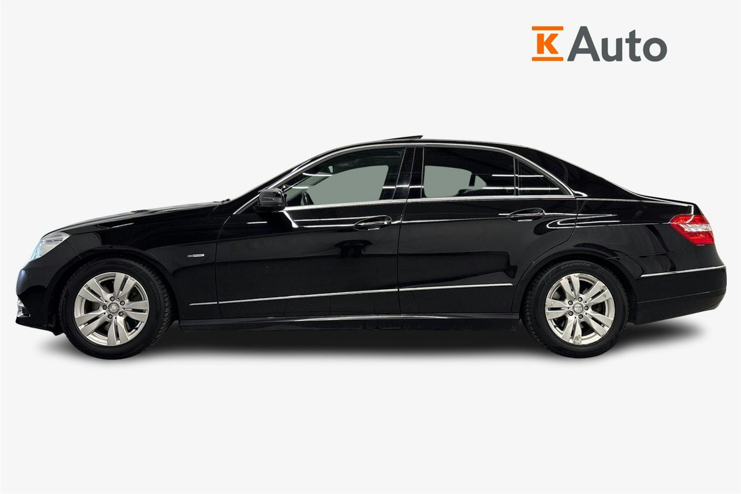 musta Mercedes-Benz E 2011 kuva 6.