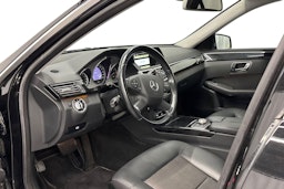 musta Mercedes-Benz E 2011 kuva 7.