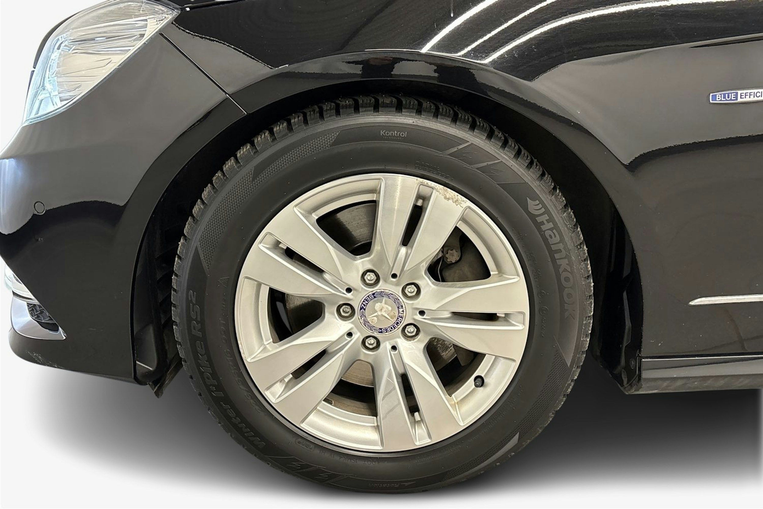 musta Mercedes-Benz E 2011 kuva 11.