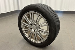 musta Mercedes-Benz E 2011 kuva 13.