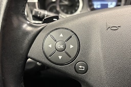 musta Mercedes-Benz E 2011 kuva 18.