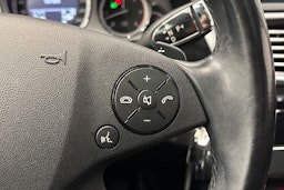 musta Mercedes-Benz E 2011 kuva 19.