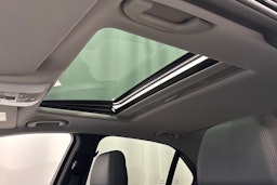 musta Mercedes-Benz E 2011 kuva 26.