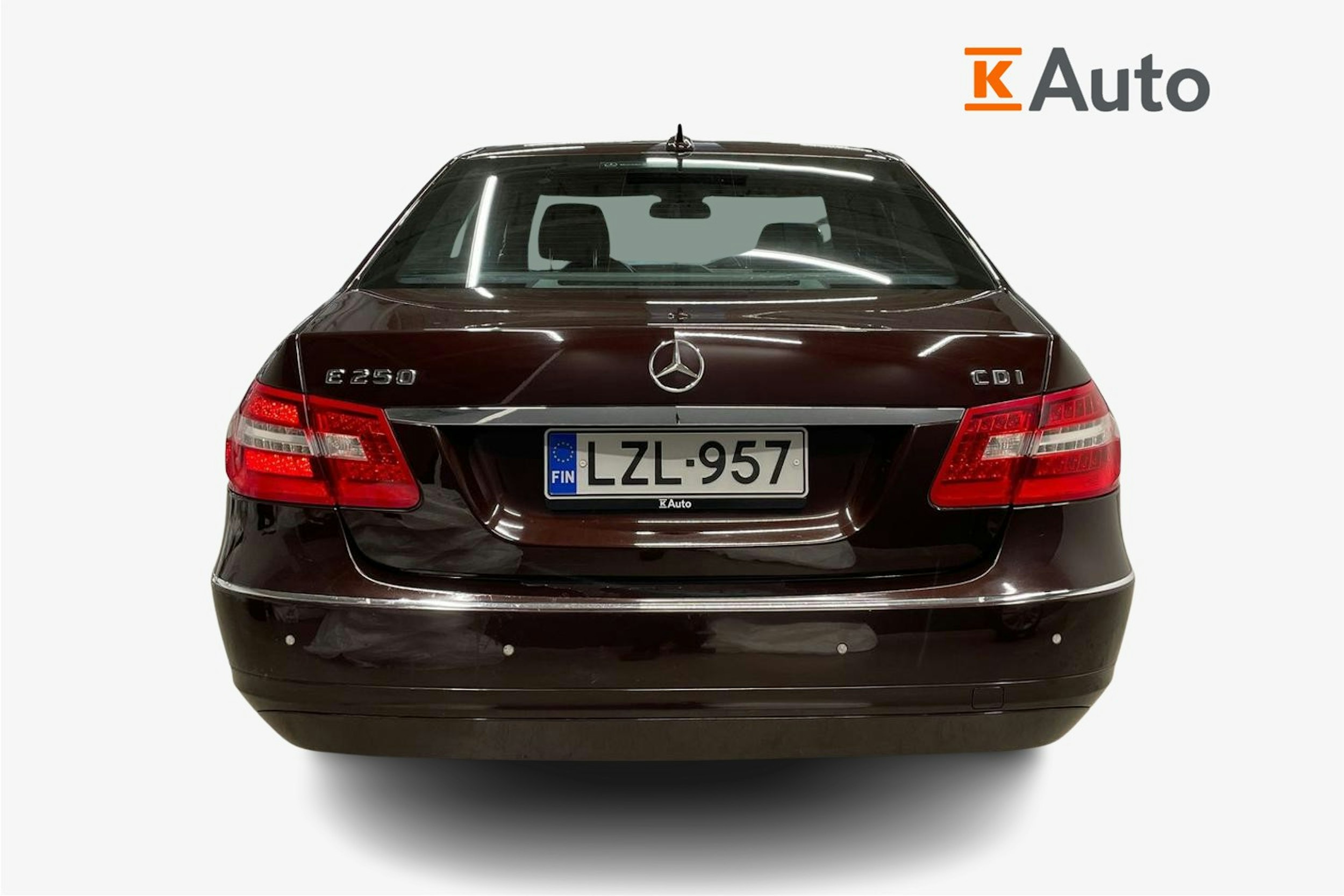 ruskea (beige) Mercedes-Benz E 2011 kuva 3.