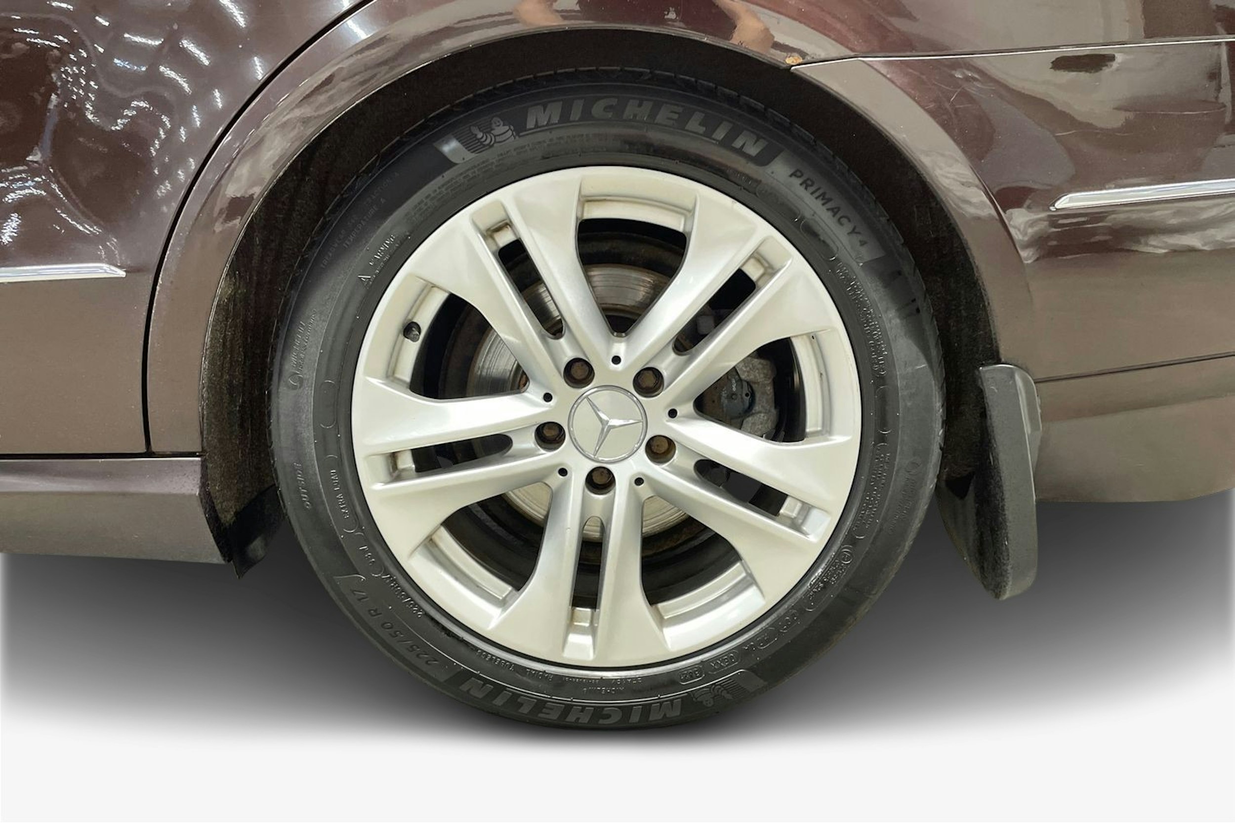ruskea (beige) Mercedes-Benz E 2011 kuva 11.
