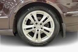 ruskea (beige) Mercedes-Benz E 2011 kuva 11.