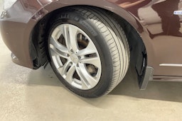 ruskea (beige) Mercedes-Benz E 2011 kuva 13.