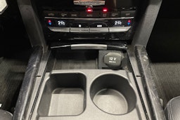ruskea (beige) Mercedes-Benz E 2011 kuva 19.