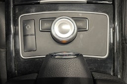 ruskea (beige) Mercedes-Benz E 2011 kuva 20.
