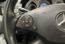 ruskea (beige) Mercedes-Benz E 2011 kuva 24.