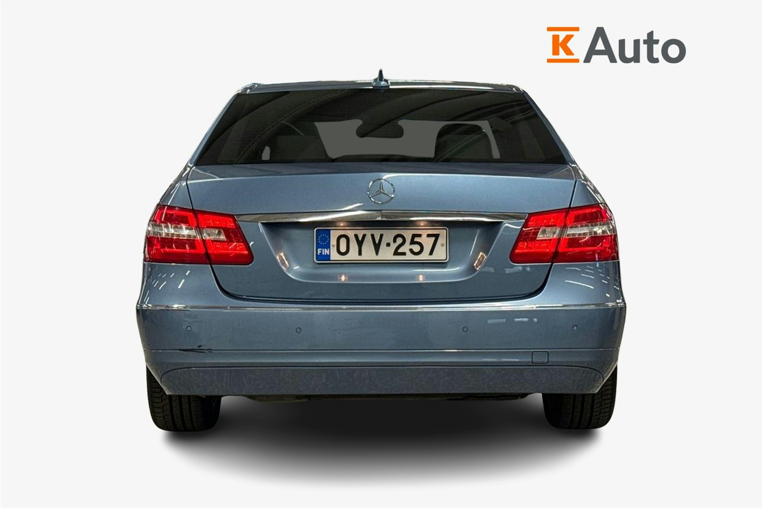 sininen Mercedes-Benz E 2011 kuva 3.