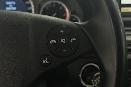 sininen Mercedes-Benz E 2011 kuva 15.