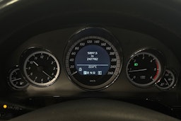 sininen Mercedes-Benz E 2011 kuva 17.