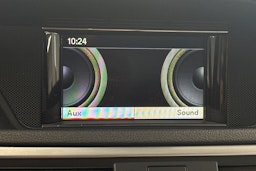 sininen Mercedes-Benz E 2011 kuva 22.