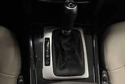 sininen Mercedes-Benz E 2011 kuva 28.