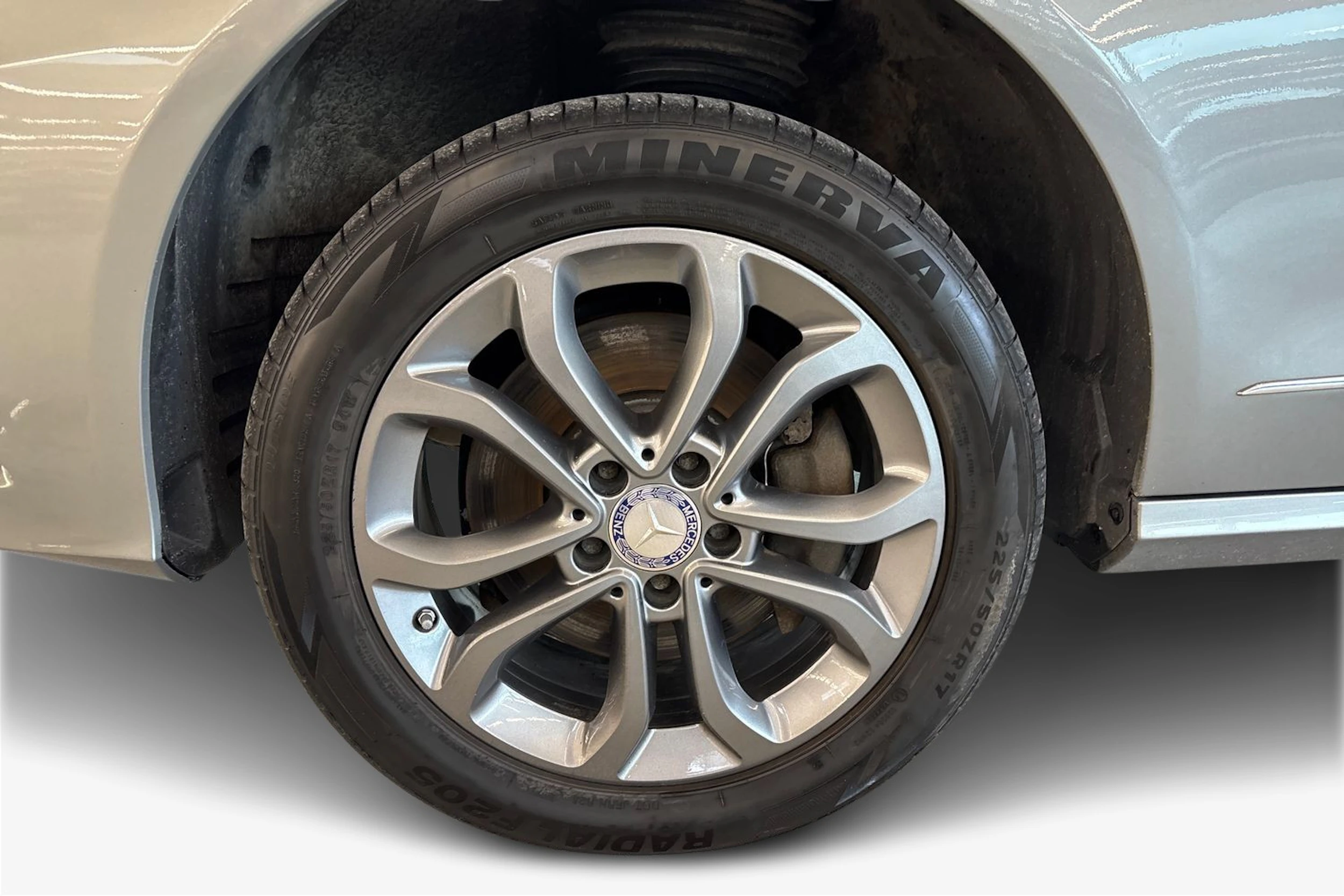 Harmaa Mercedes-Benz E 2011 kuva 9.