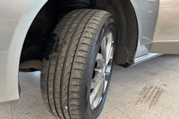 Harmaa Mercedes-Benz E 2011 kuva 10.
