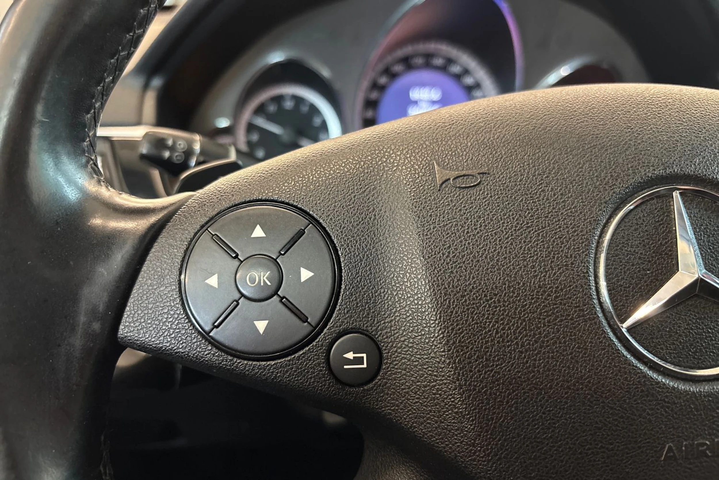 Harmaa Mercedes-Benz E 2011 kuva 12.
