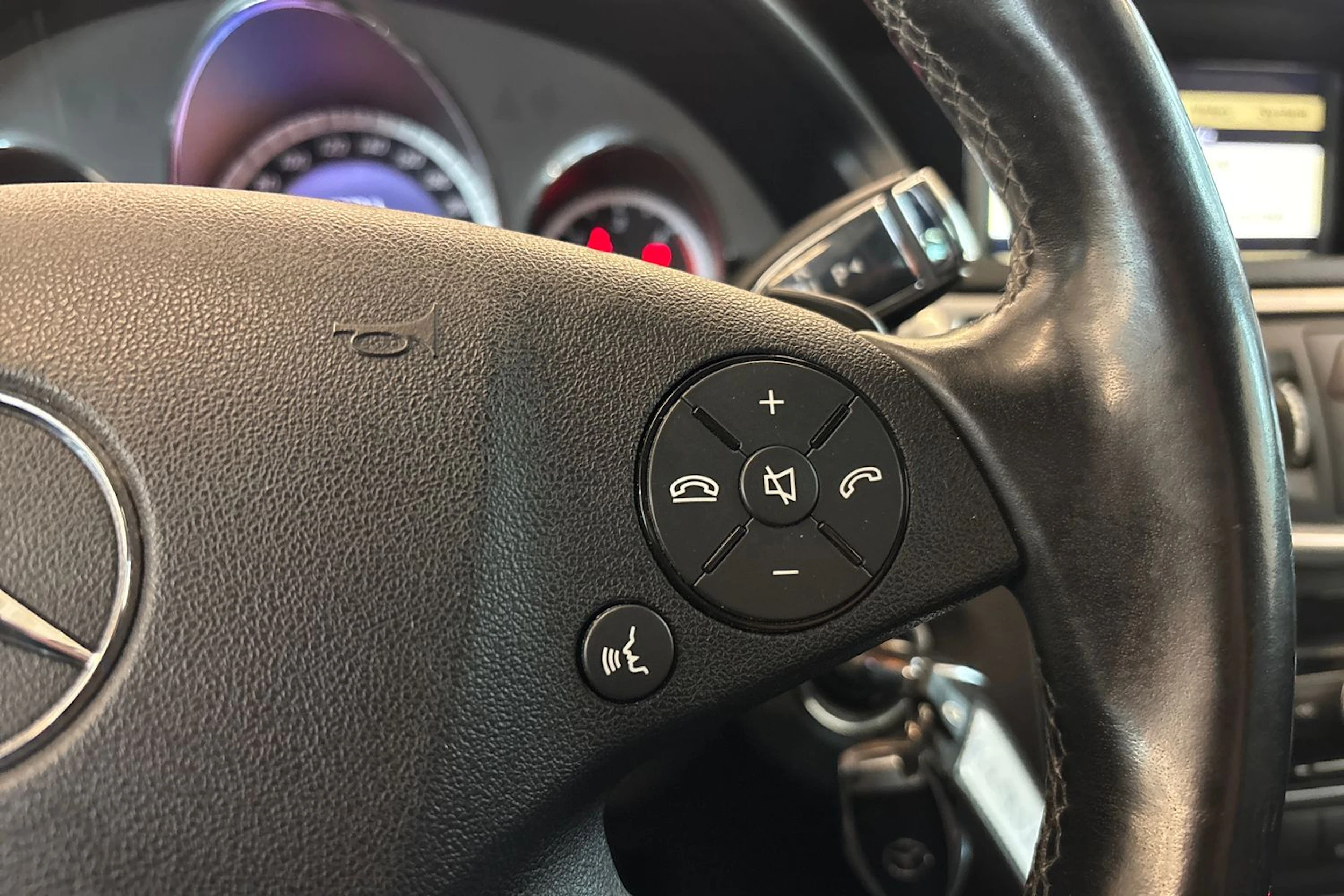 Harmaa Mercedes-Benz E 2011 kuva 13.