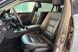 Harmaa Mercedes-Benz E 2011 kuva 21.