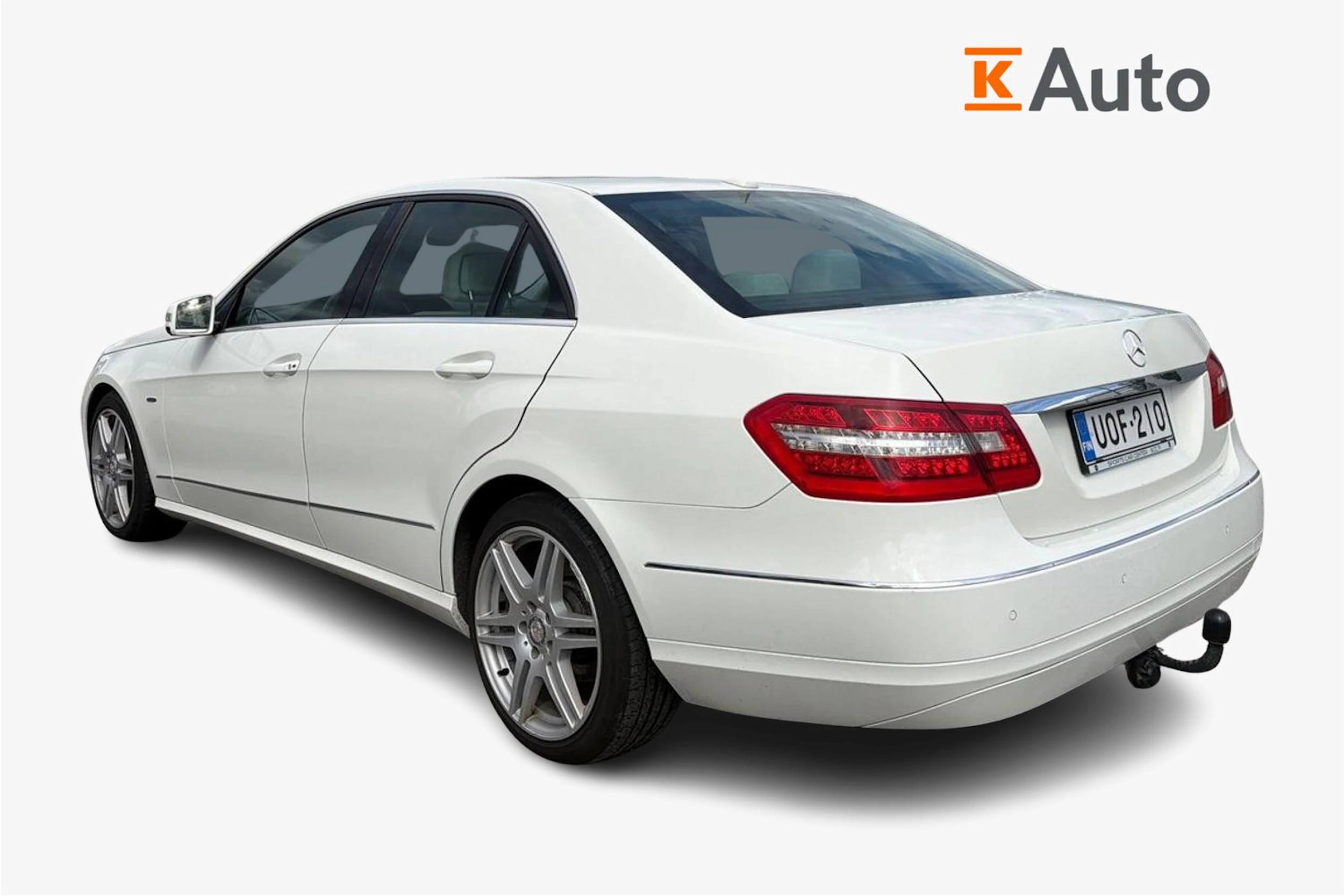 Valkoinen Mercedes-Benz E 2011 kuva 2.