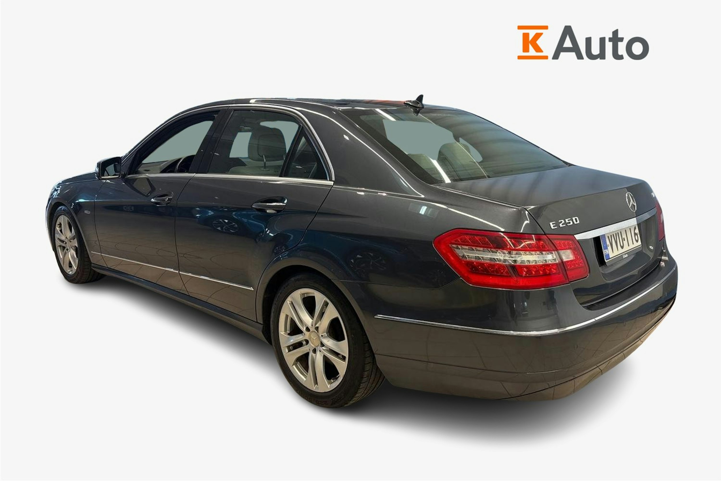 harmaa Mercedes-Benz E 2011 kuva 2.