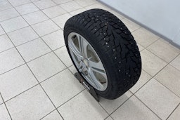 harmaa Mercedes-Benz E 2011 kuva 13.