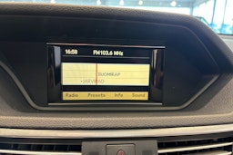 harmaa Mercedes-Benz E 2011 kuva 18.