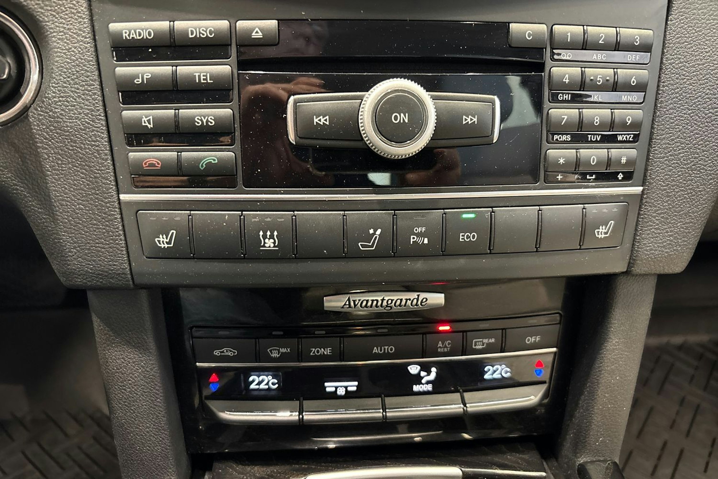 harmaa Mercedes-Benz E 2011 kuva 19.