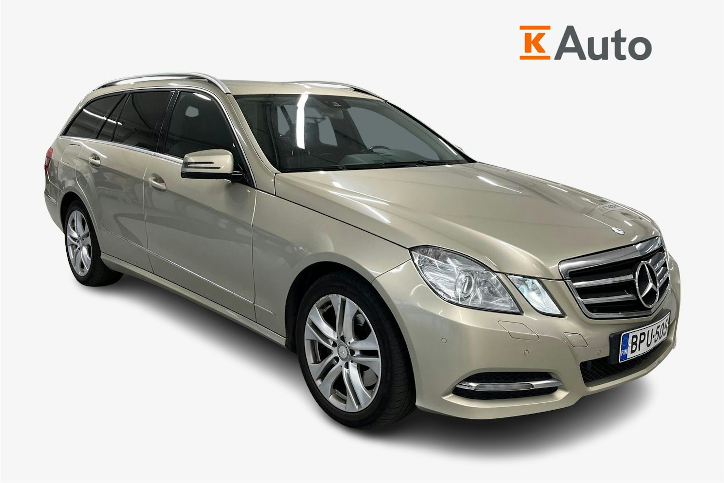 ruskea (beige) Mercedes-Benz E 2012 kuva 1.