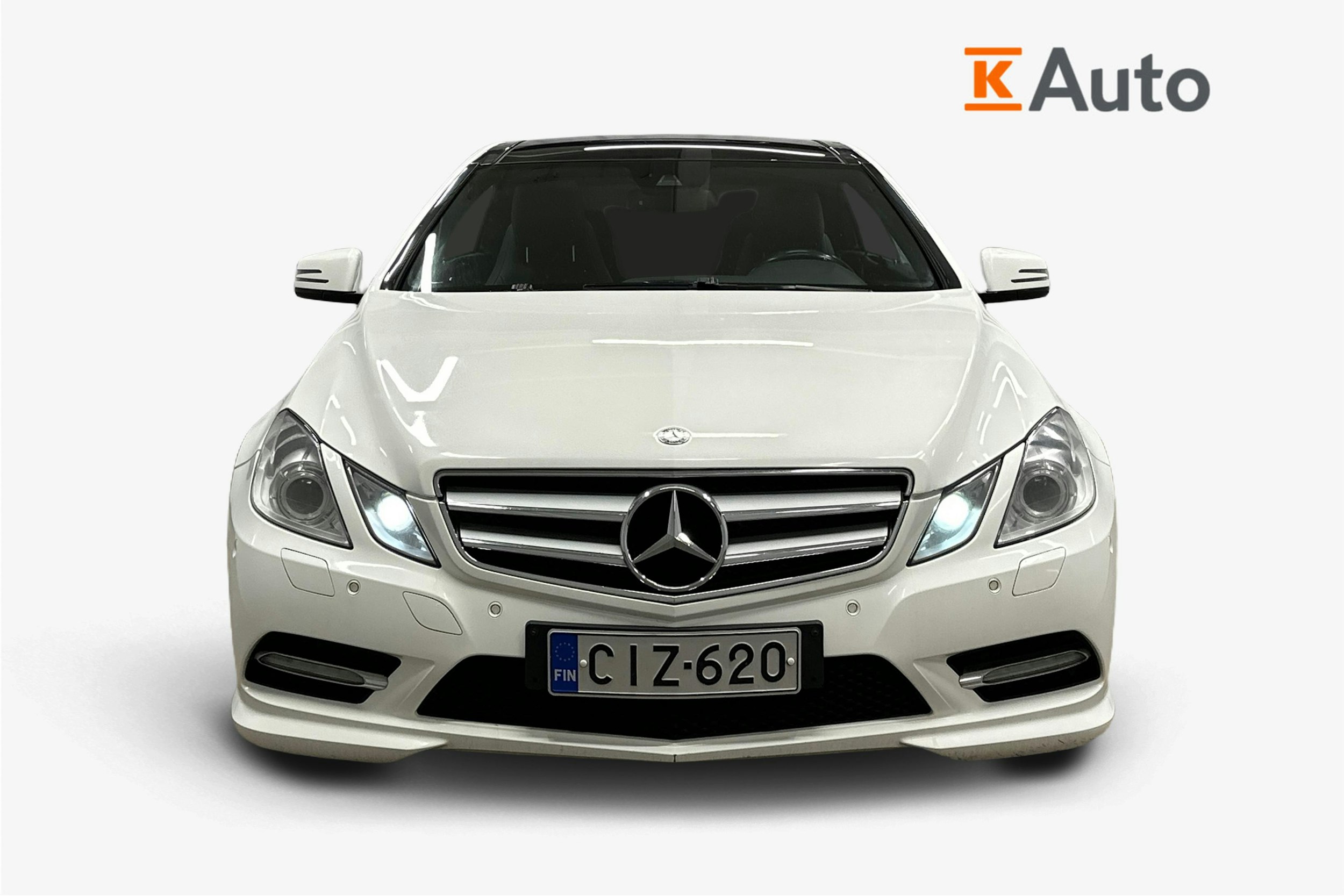 valkoinen Mercedes-Benz E 2012 kuva 4.