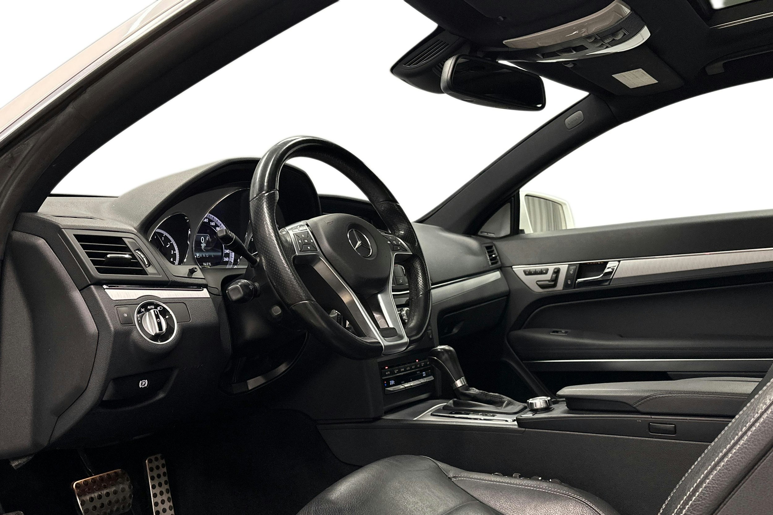 valkoinen Mercedes-Benz E 2012 kuva 6.