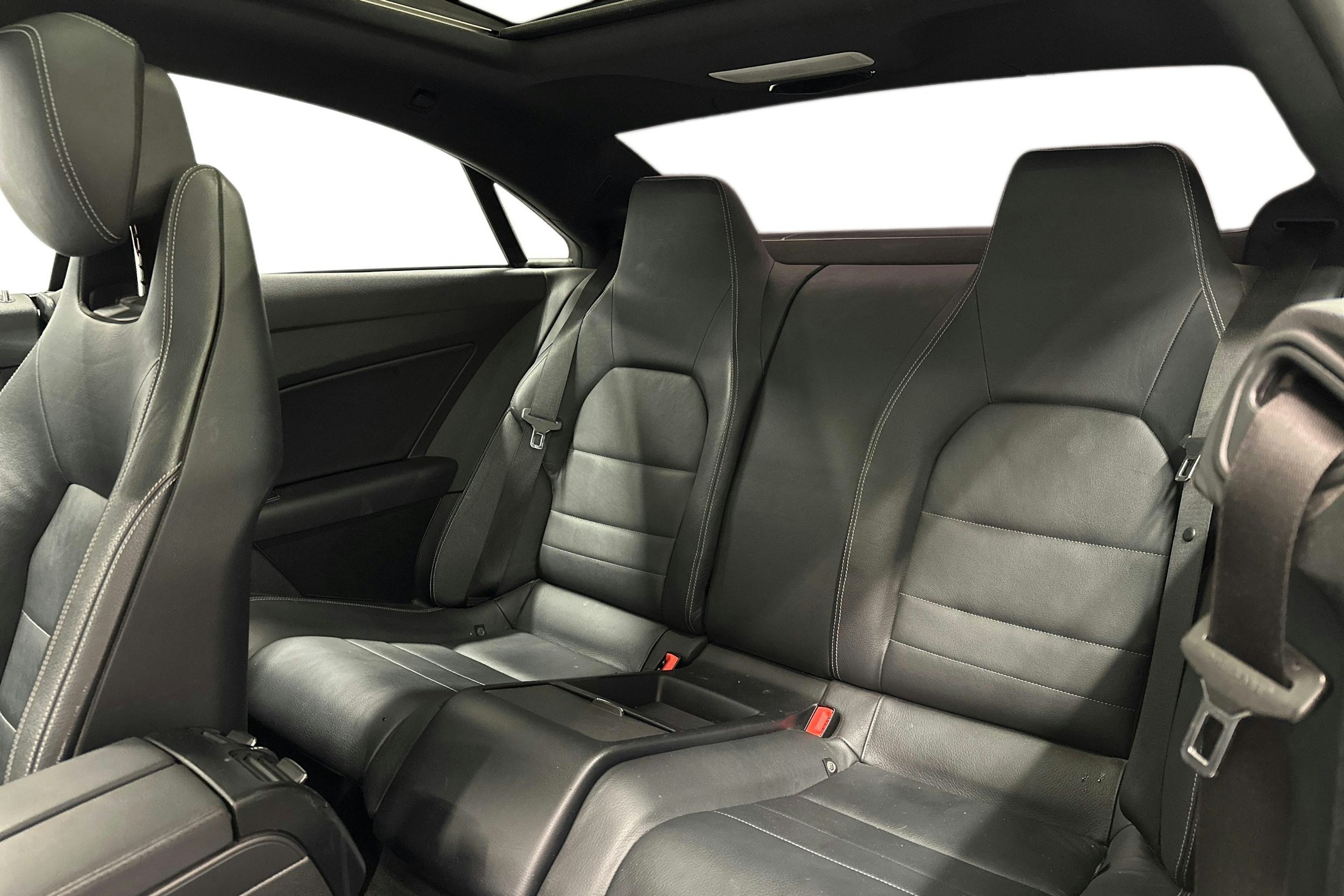 valkoinen Mercedes-Benz E 2012 kuva 8.