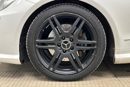 valkoinen Mercedes-Benz E 2012 kuva 9.